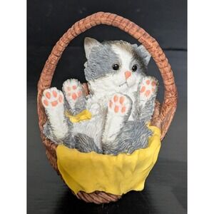Goebel 1993‎ Paw Prints Gray & White Cat in Wicker Basket With Yellow Blanket 4"